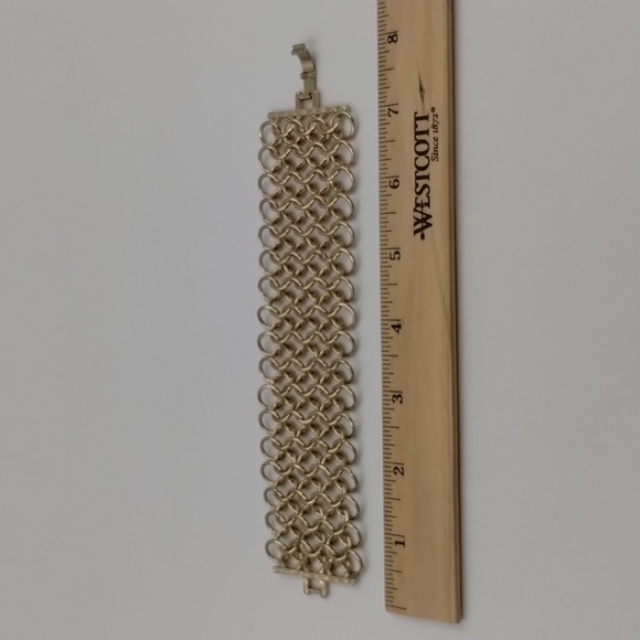 Gold tone round link bracelet cuff - Picture 9 of 9